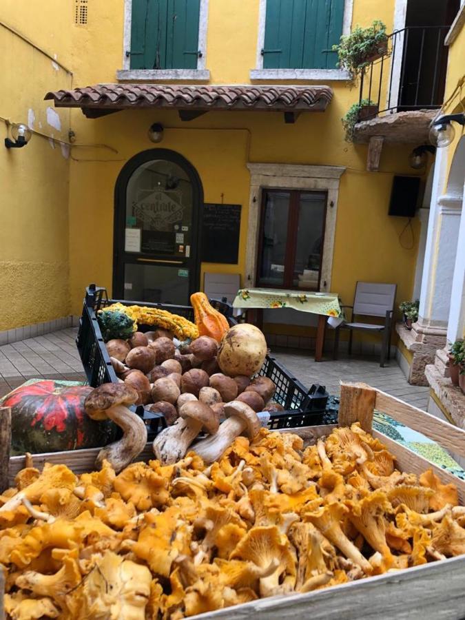 Locanda Al Centrale Caprino Veronese Exterior photo