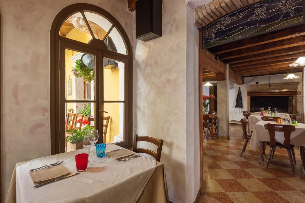 Locanda Al Centrale Caprino Veronese Exterior photo